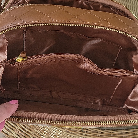 Joy & Iman cognac leather crossbody bag - Picture 9 of 14